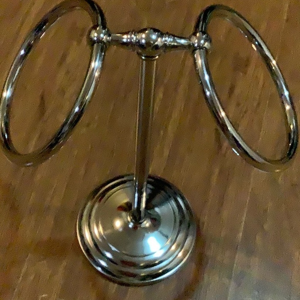 New towel stand